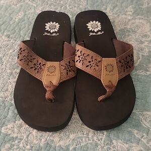 Yellow Box flip flop sandals
